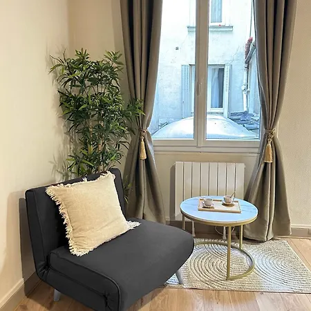 Charming & Unique In Le Marais * Paris