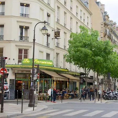 Charming & Unique In Le Marais Apartment Paris