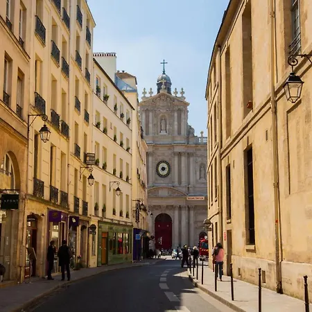 Charming & Unique In Le Marais Apartman *